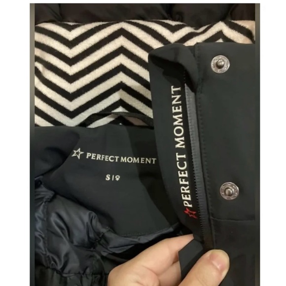 Perfect moment ski jacket - Picture 3 of 8